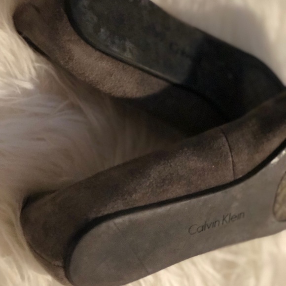 Calvin Klein Flats - Picture 6 of 8